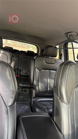 جیپ گراند شیرۆکی